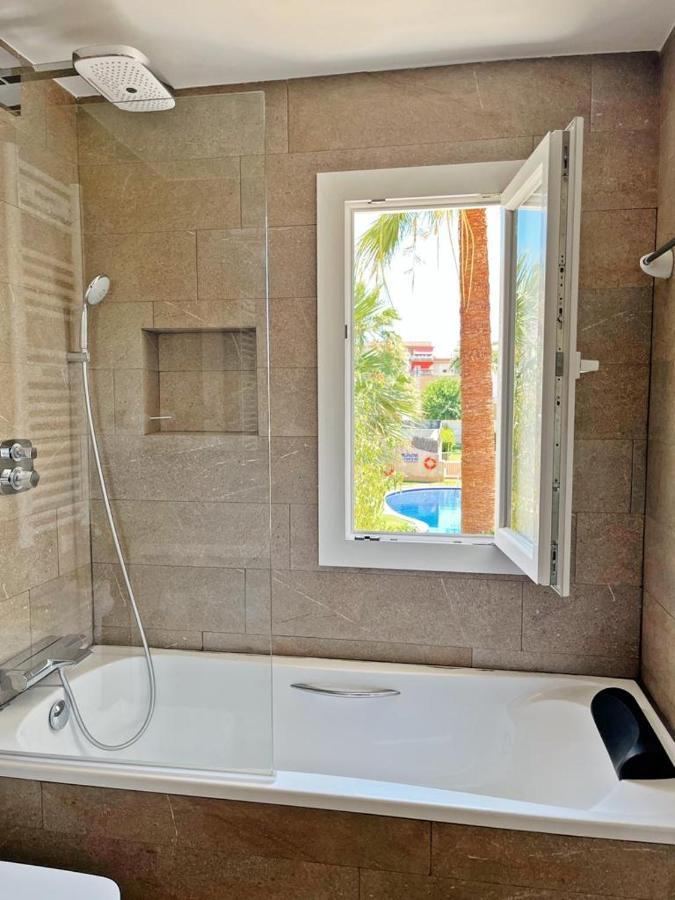 Cheerful Townhouse Center Sitges 5 Bedrooms Pool And Terrace Екстериор снимка